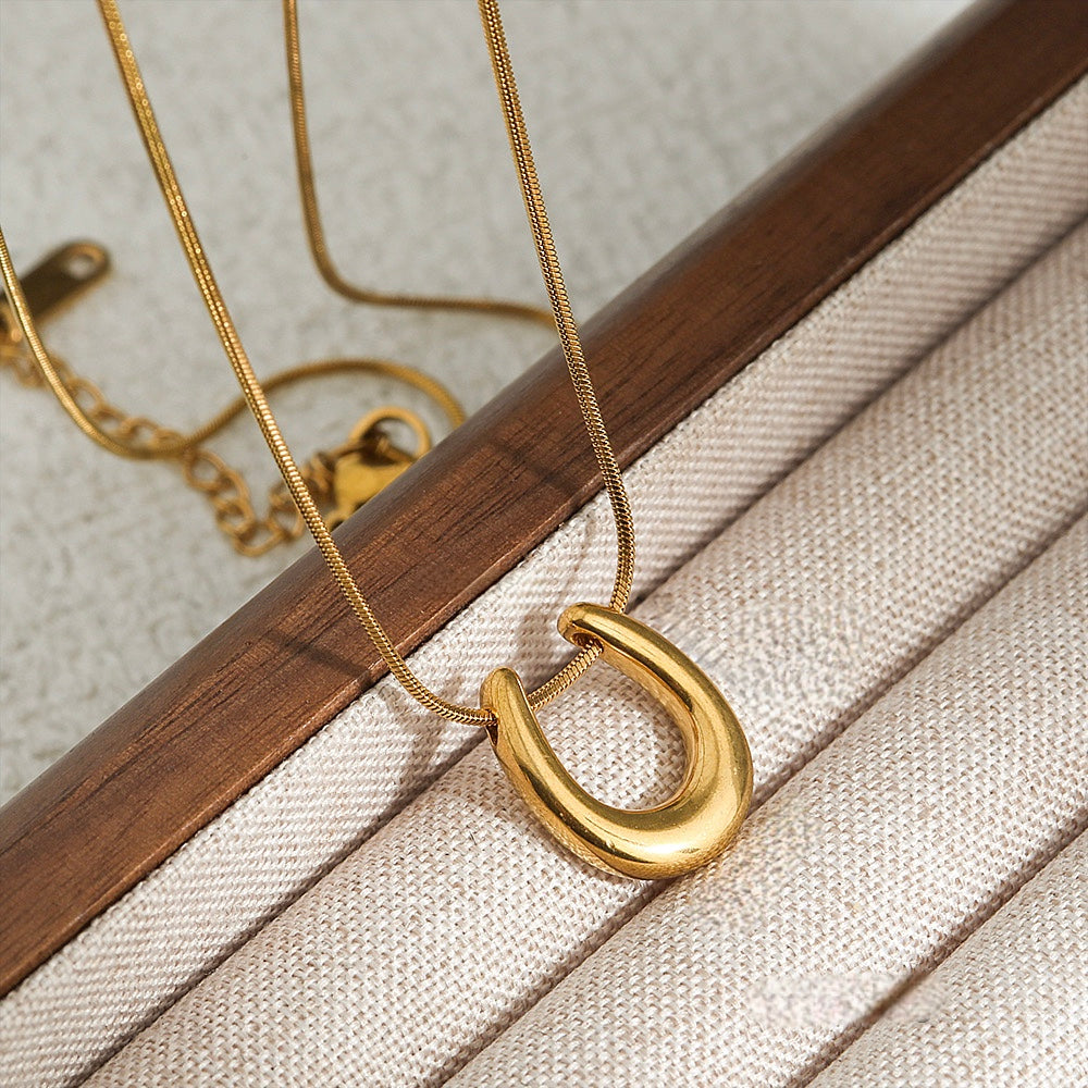 U Necklace